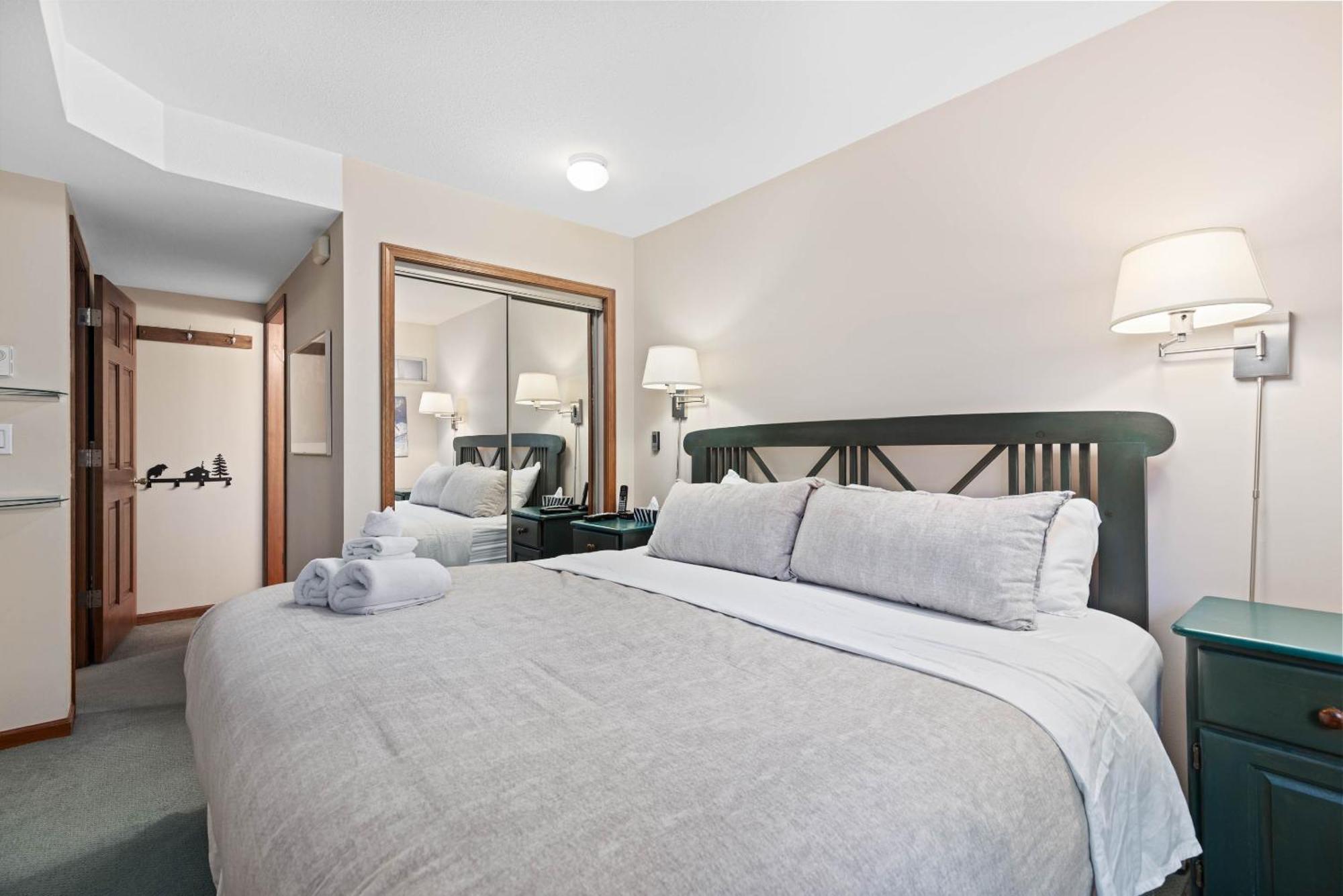 Stoney Creek Sunpath By Whistler Premier Apartment Exterior photo