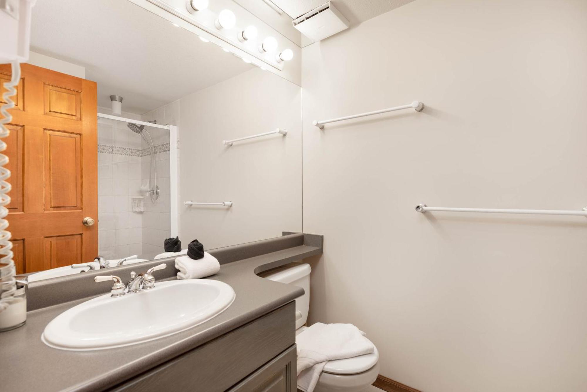 Stoney Creek Sunpath By Whistler Premier Apartment Exterior photo