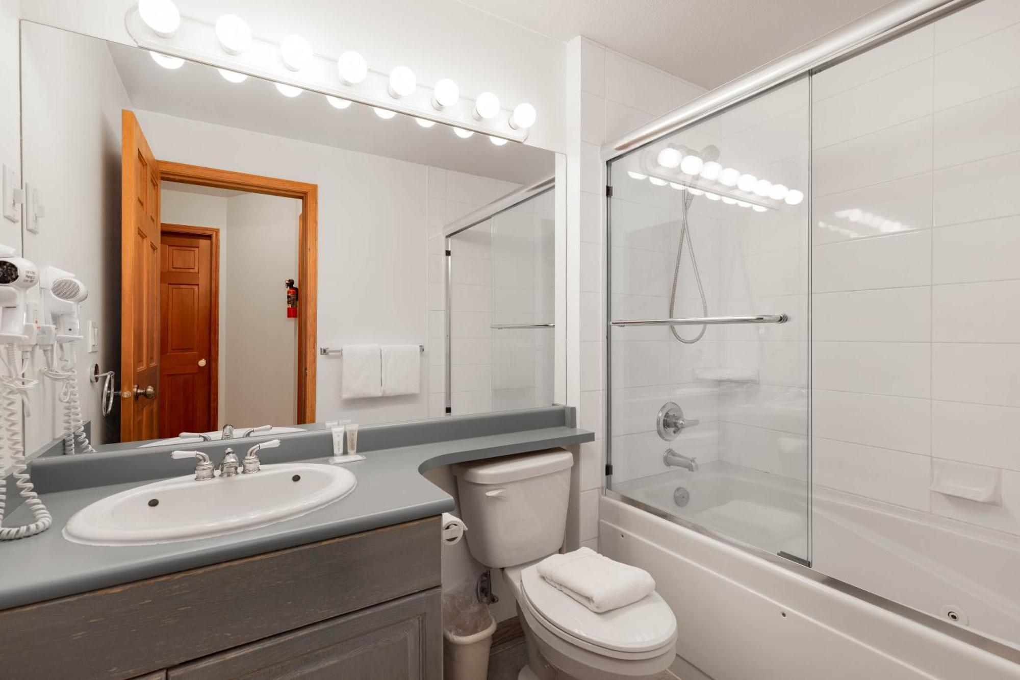 Stoney Creek Sunpath By Whistler Premier Apartment Exterior photo