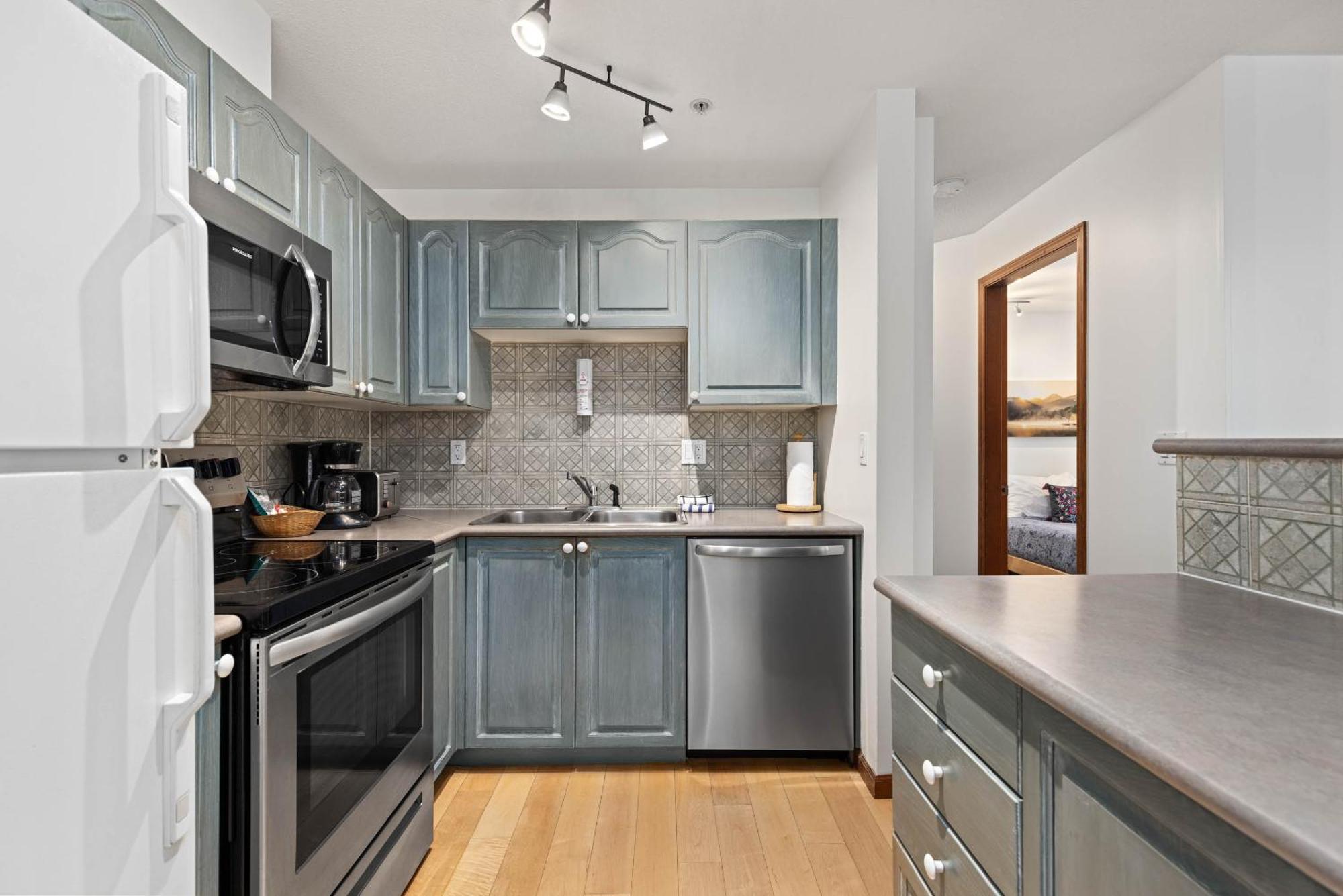 Stoney Creek Sunpath By Whistler Premier Apartment Exterior photo
